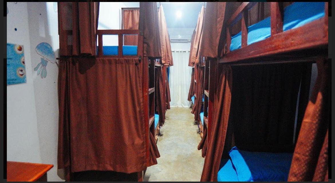 Tres Islas Hostel Генерал-Луна Экстерьер фото