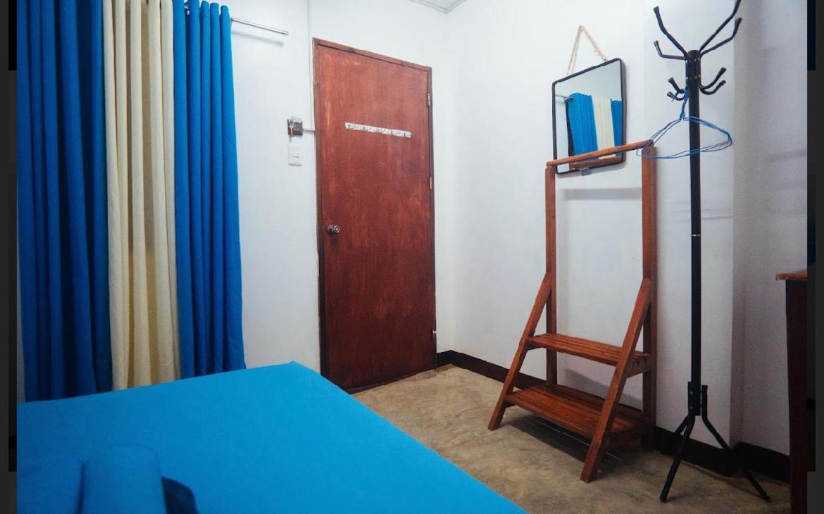 Tres Islas Hostel Генерал-Луна Экстерьер фото