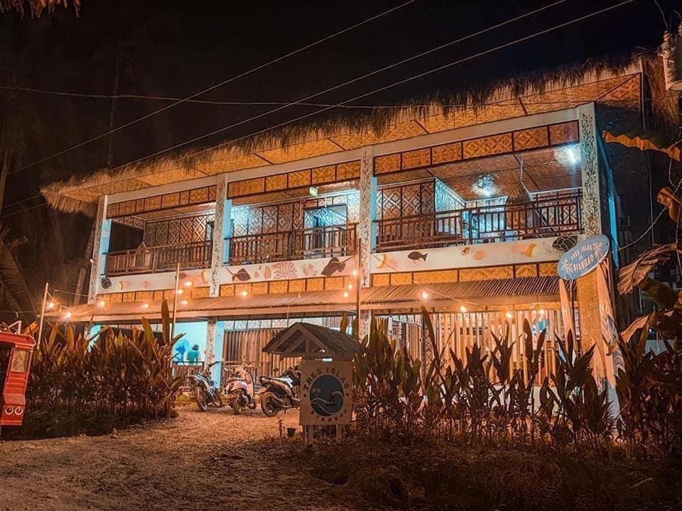 Tres Islas Hostel Генерал-Луна Экстерьер фото