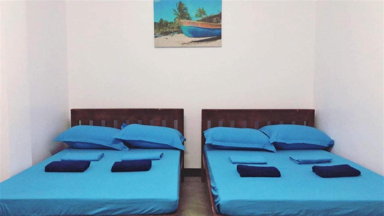 Tres Islas Hostel Генерал-Луна Экстерьер фото
